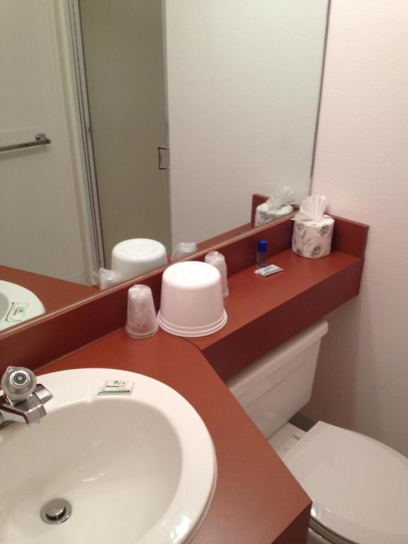Cozy Cove Beachfront Resort Inn Lincoln City Room photo