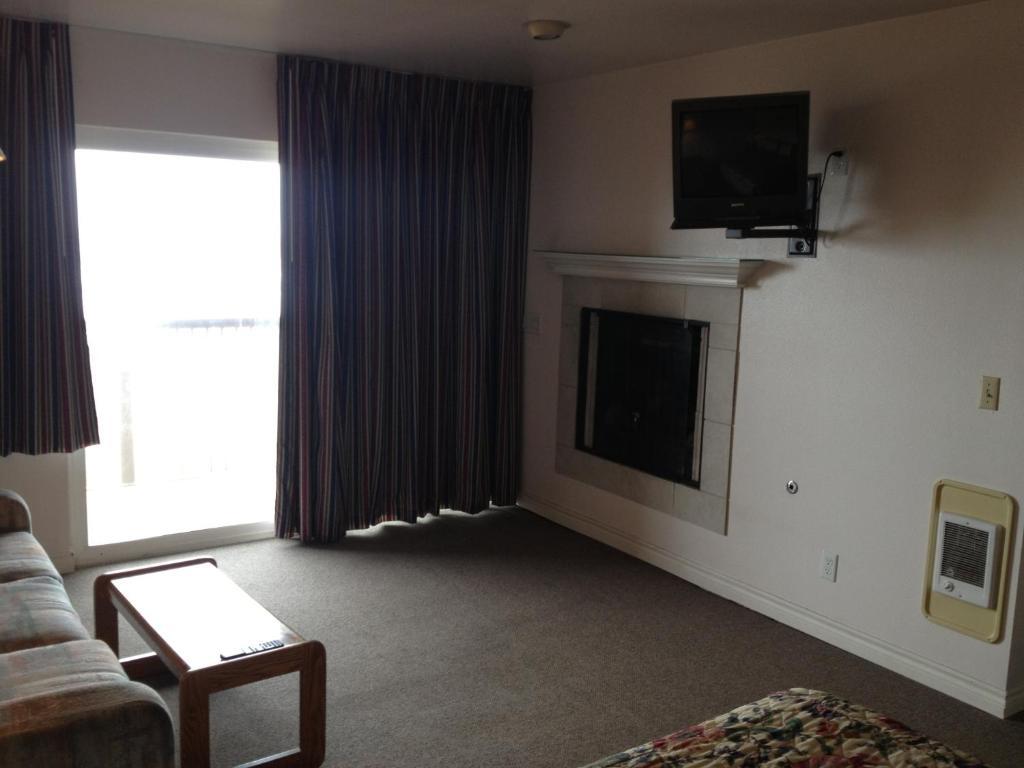 Cozy Cove Beachfront Resort Inn Lincoln City Exterior photo